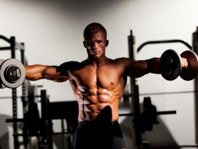 Scopri come allargare le spalle nel Bodybuilding Natural