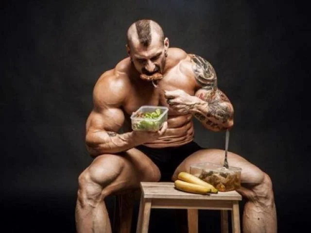 Una dieta per massa muscolare non vuole dire “non mangiare