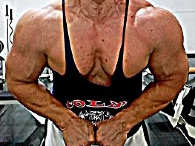 Il bodybuilding natural per fisico maschile perfetto